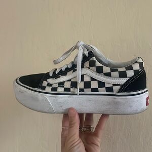 Women’s black and white checkered size 7 VANS sneakers!